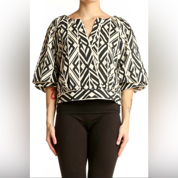 Banana Republic Tops - Banana Republic Black and Cream Cropped Geometric Top Medium